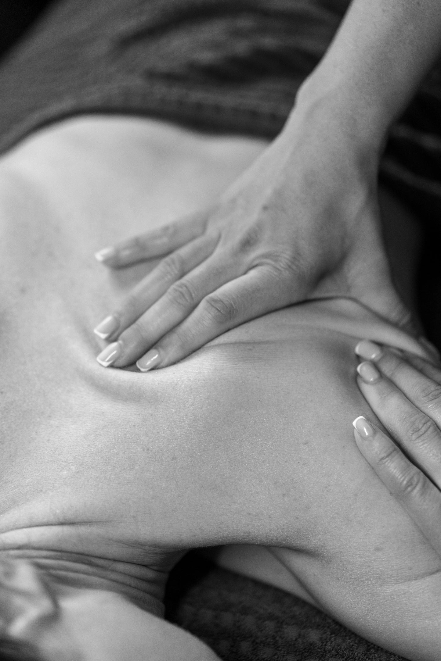 Nurturing Massage Treatment (Rose De Mai) - Relaxing