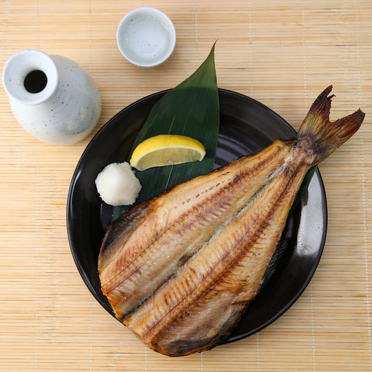 Mexican Anti-Inflammatory Pan-Fried Mackerel Fillets with Avocado Sweet-Sour Salad